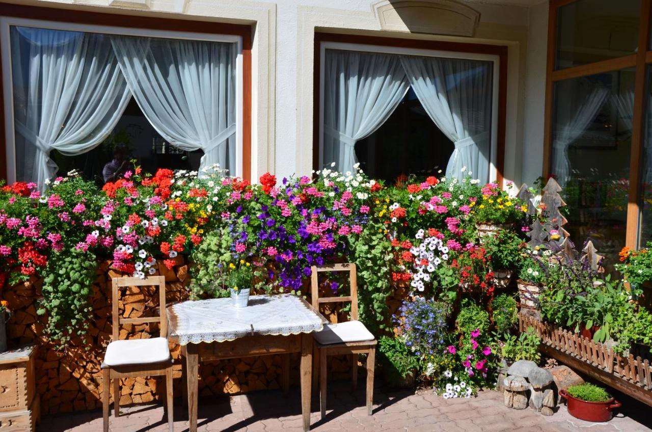 Hotel Pettneuerhof เพทท์นอย อัม อาร์ลแบร์ก ภายนอก รูปภาพ