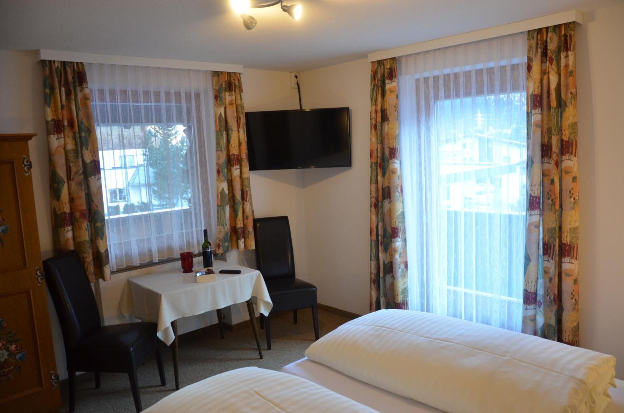 Hotel Pettneuerhof เพทท์นอย อัม อาร์ลแบร์ก ภายนอก รูปภาพ